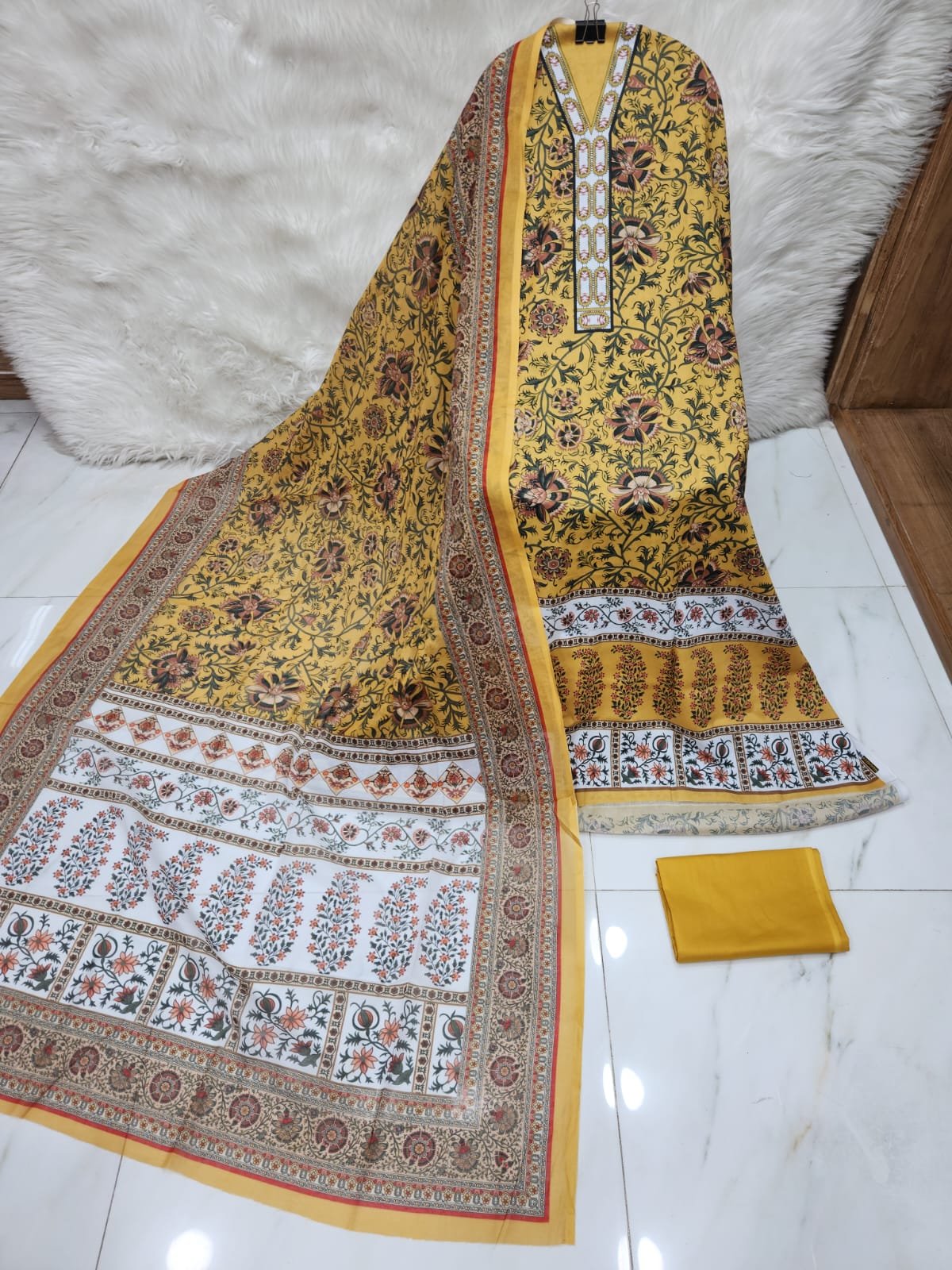 MAHJABEEN SIGNATURE LAWN #P11