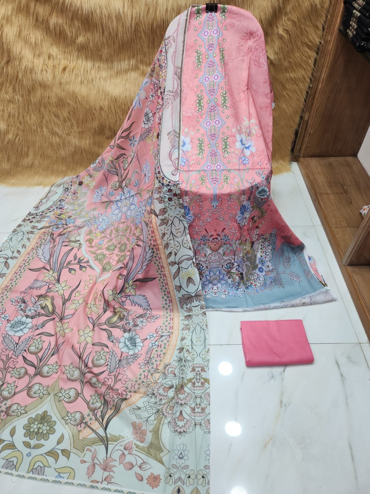 MAHJABEEN SIGNATURE LAWN P48