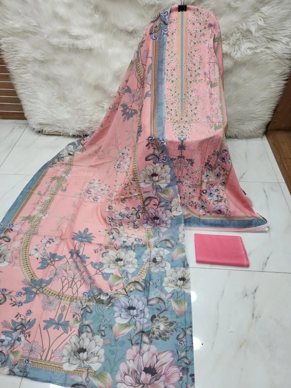 MAHJABEEN SIGNATURE LAWN P49