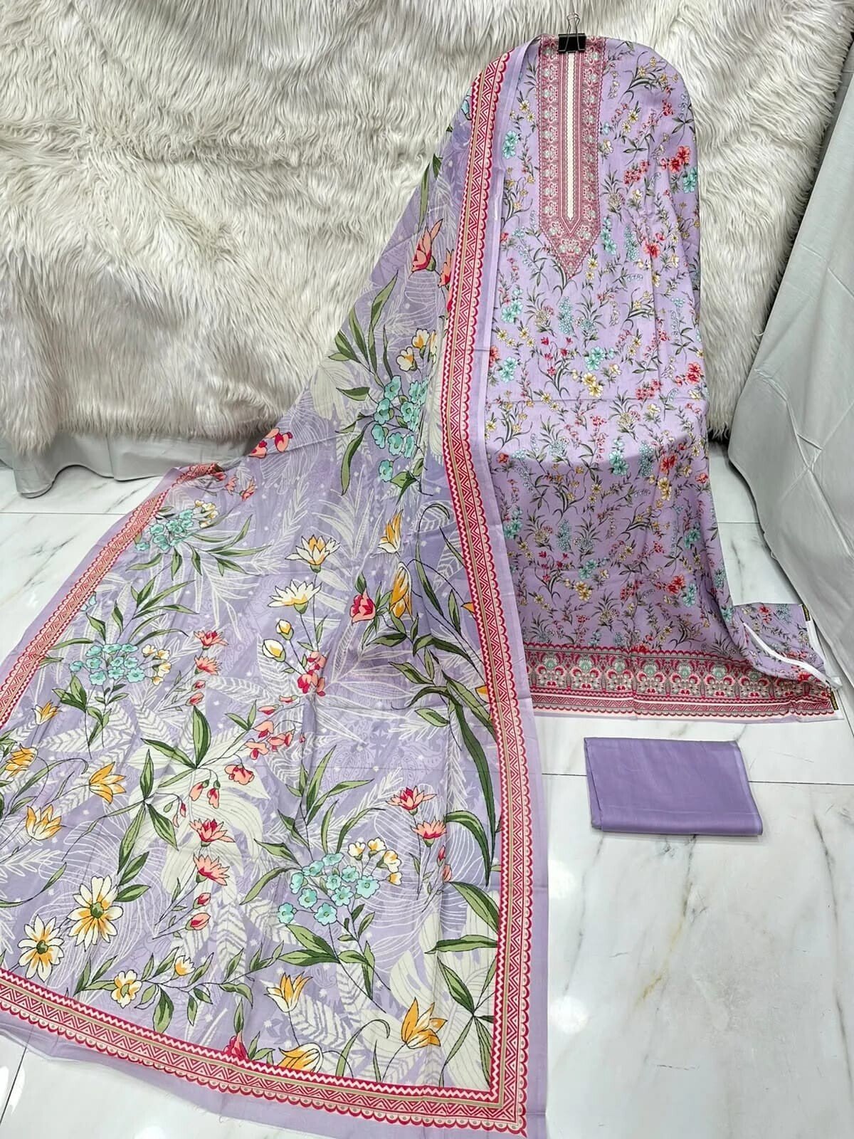 MAHJABEEN SIGNATURE LAWN P54