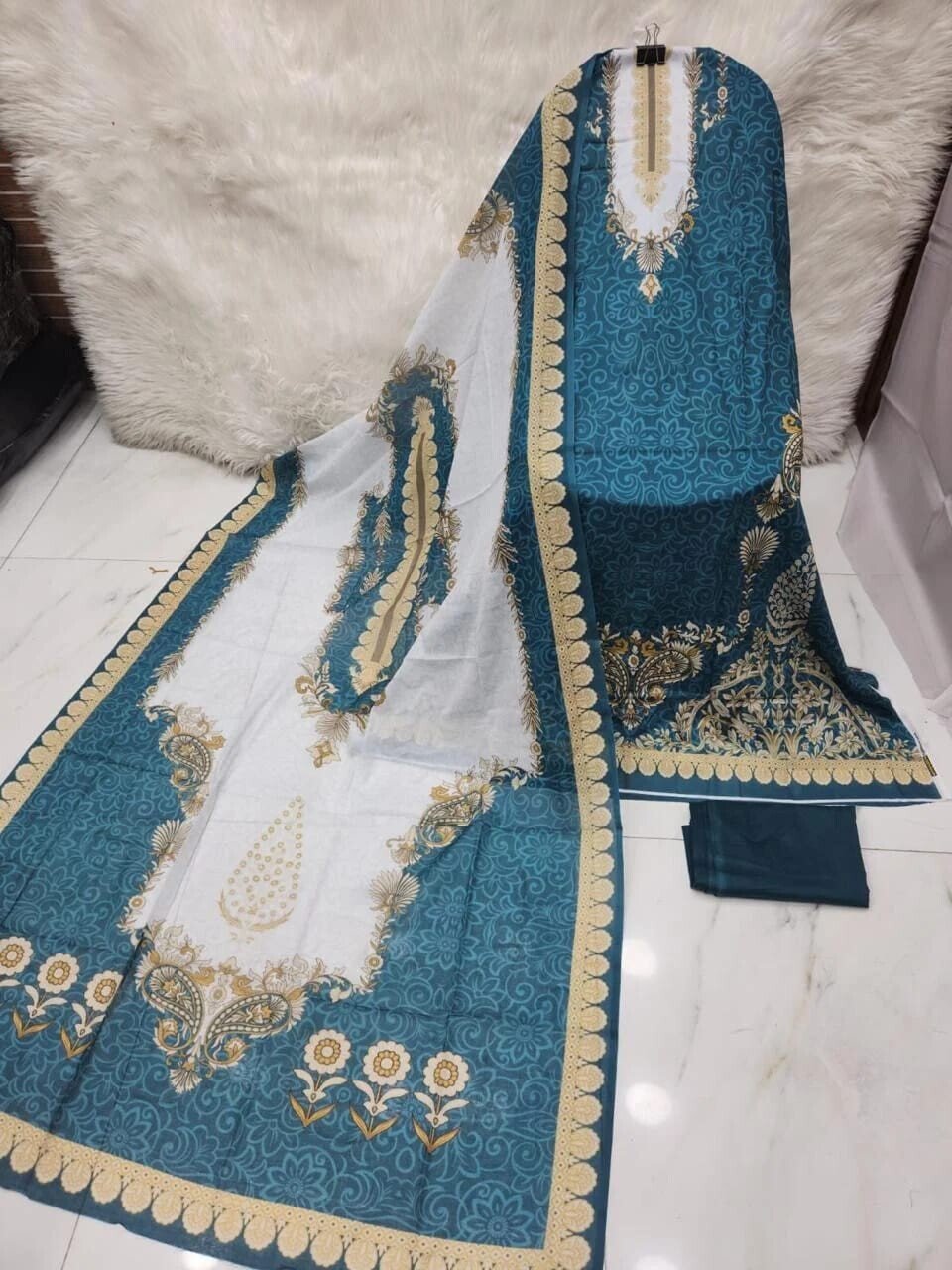 MAHJABEEN SIGNATURE LAWN P60