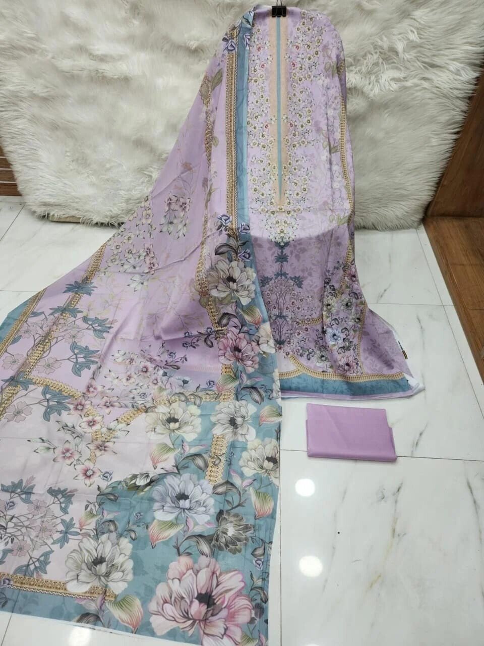 MAHJABEEN SIGNATURE LAWN P64