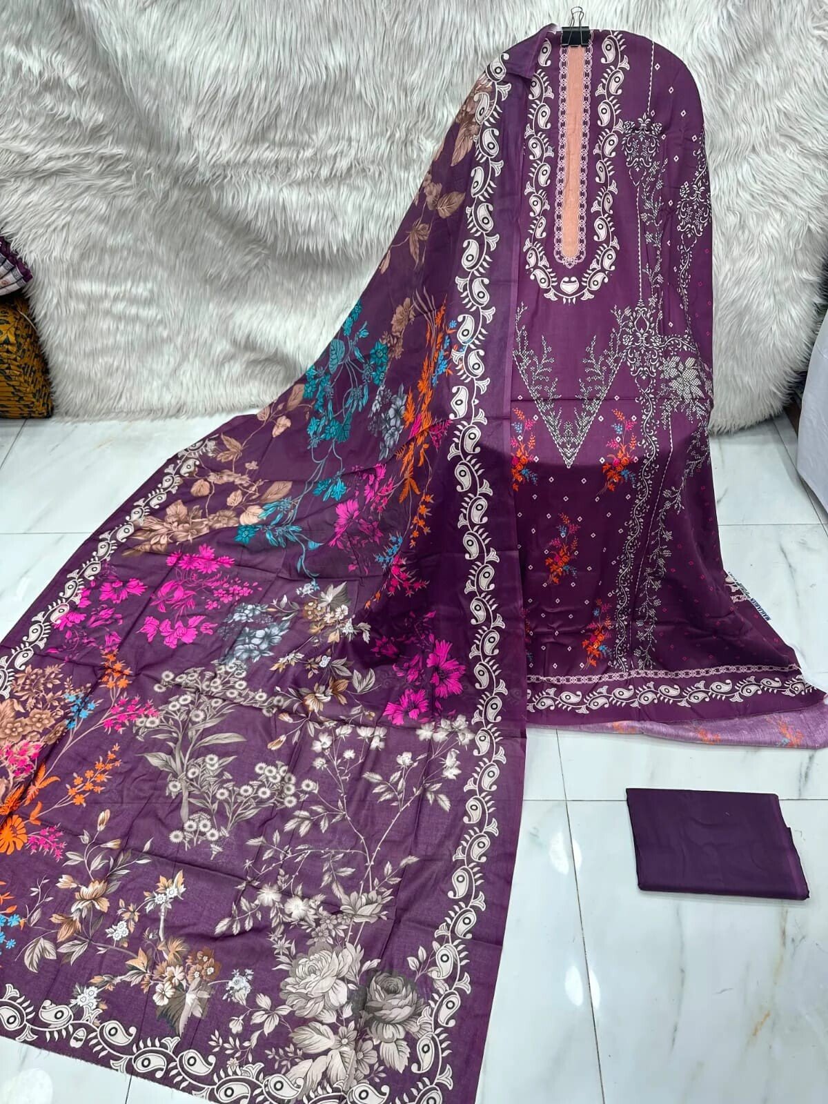 MAHJABEEN SIGNATURE LAWN P80