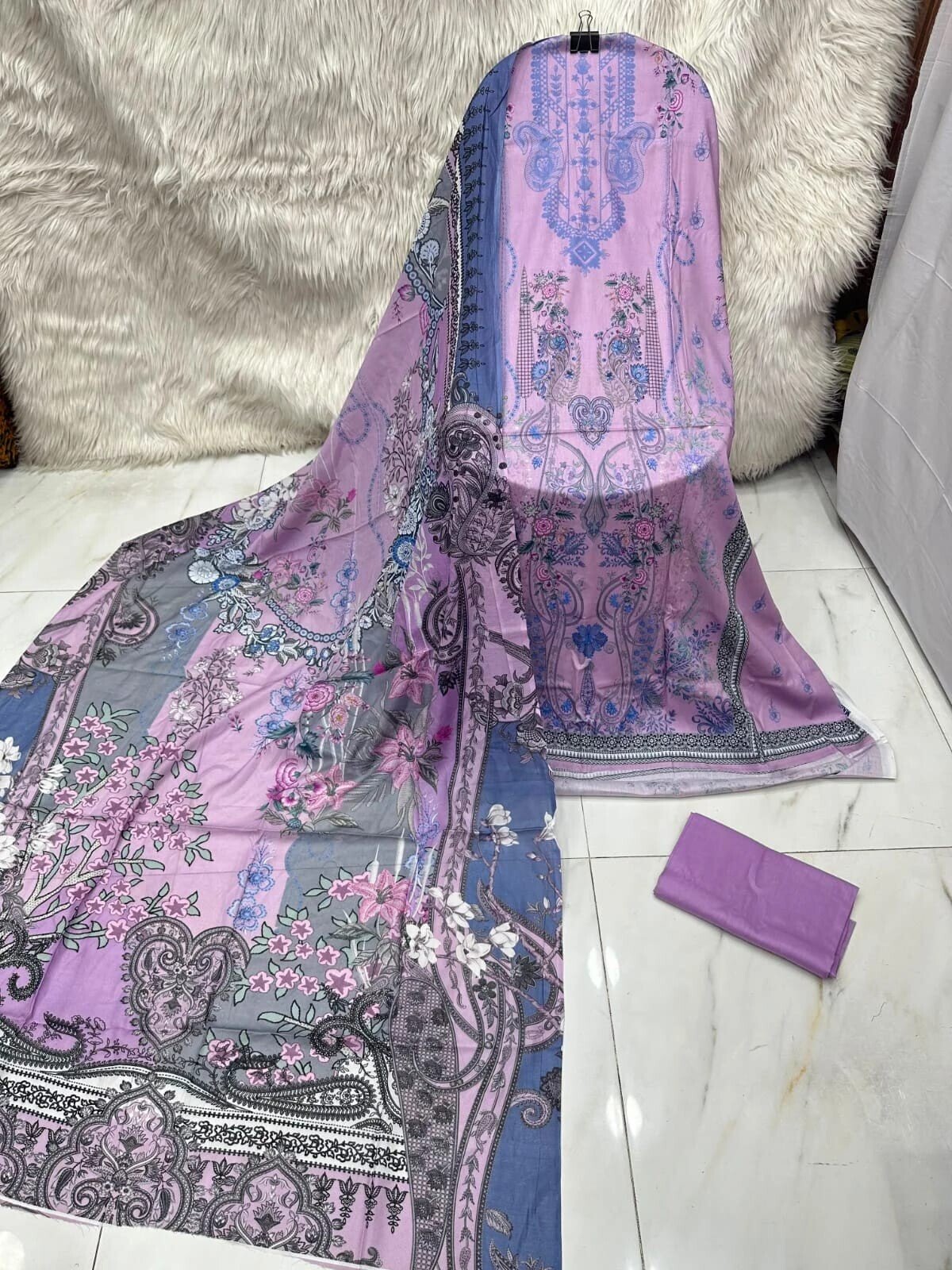 MAHJABEEN SIGNATURE LAWN P84