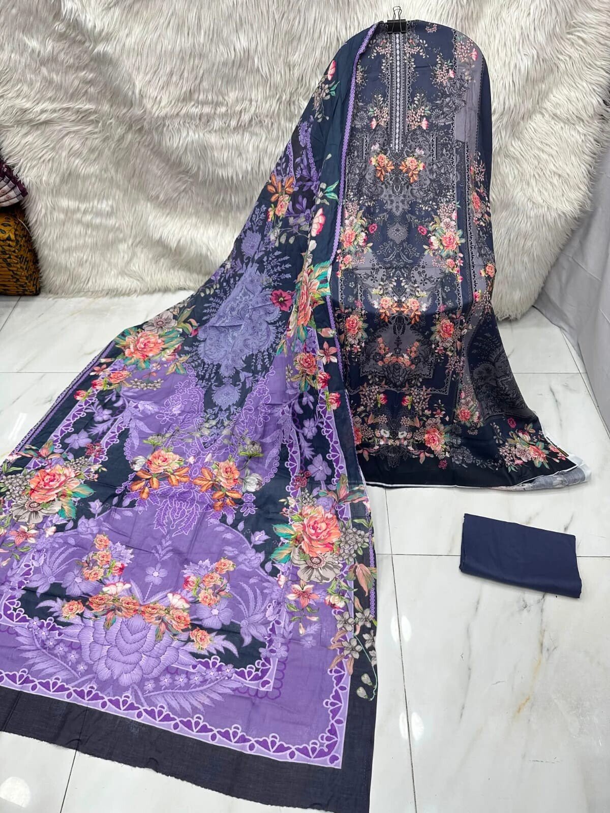 MAHJABEEN SIGNATURE LAWN P96